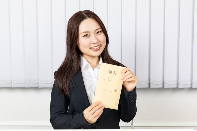 介護福祉士の給料の実態を徹底調査！平均給与・地域性・施設別の違いを紹介