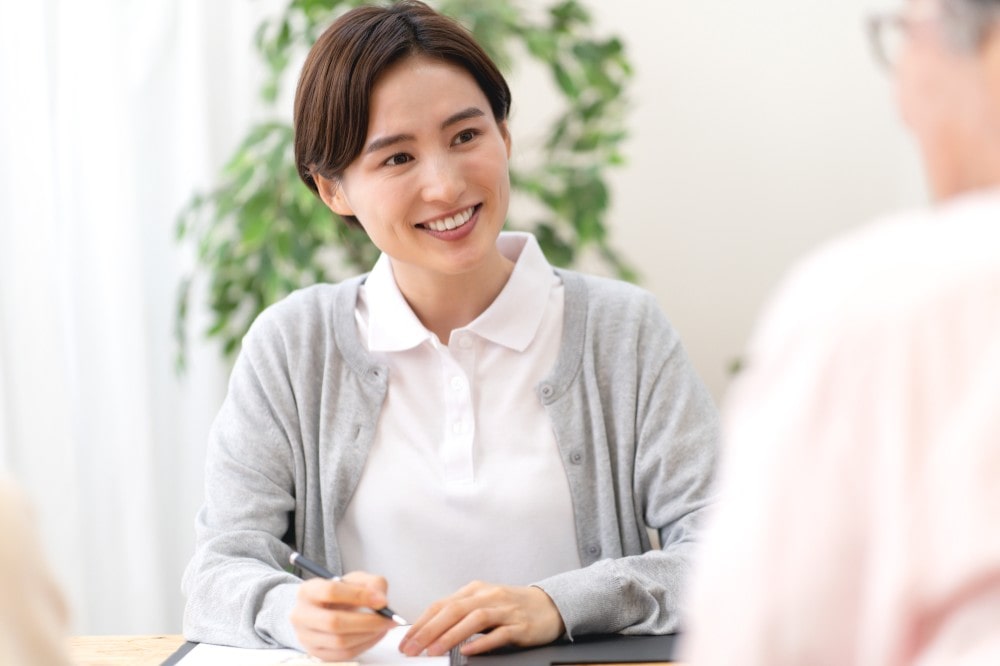 話しかける職員